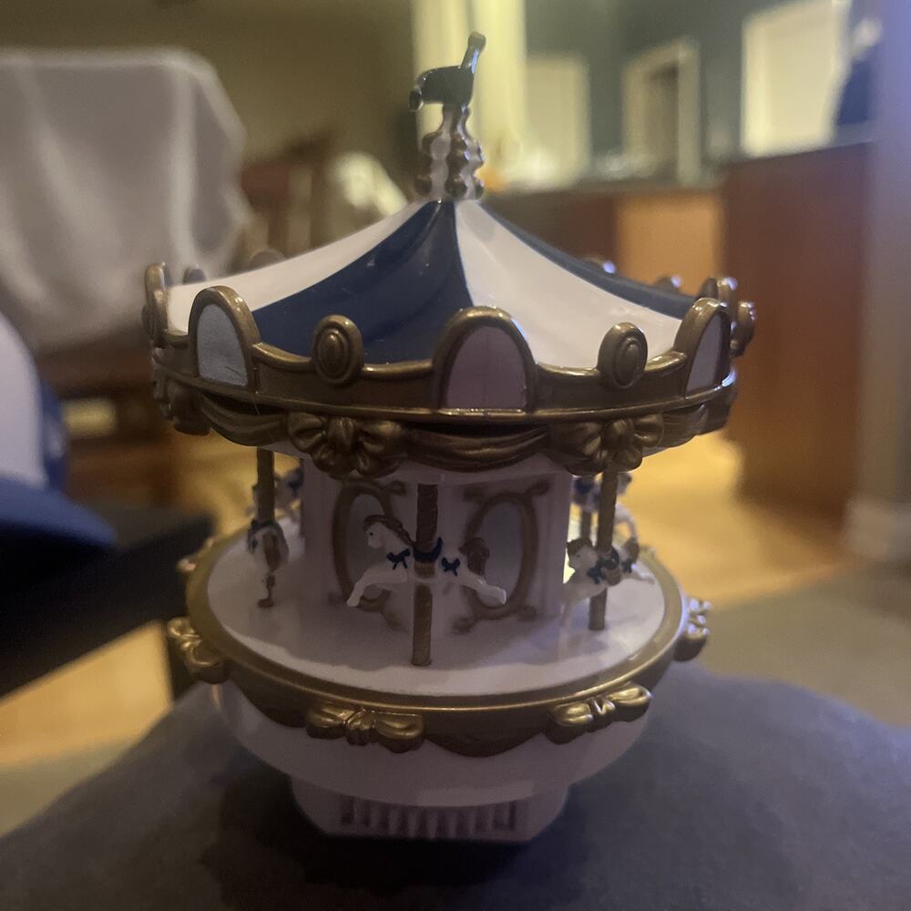 1997 Trendmasters Christmas Magic Winter Wonderland Part: CAROUSEL